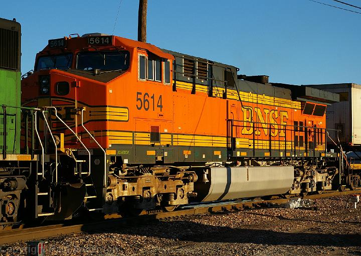 BNSF 5614 - AC4400CW.jpg